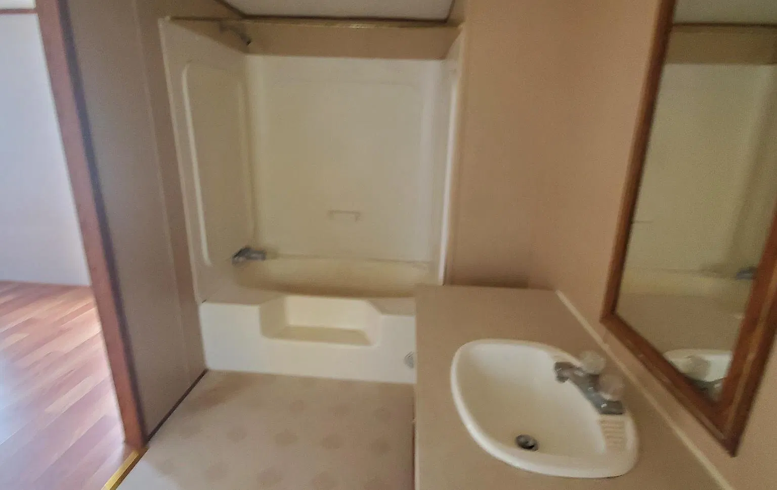 2 bed, $1,100 — Photo 3