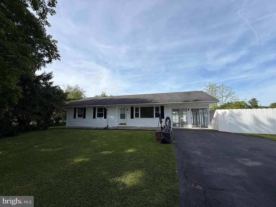 1st image of 12 Homestead Ln