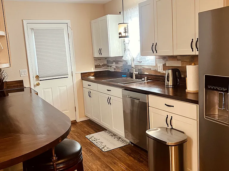 6605 Stella Pl — Photo 2