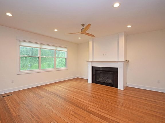 4th image of 6032 Arnett St