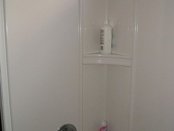 5th image of 3432 Parkwood Ave