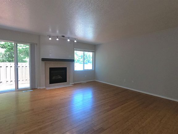 4th image of 5299 NE Candlewood Pl