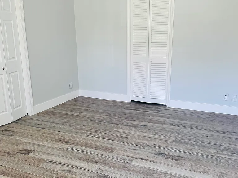 805 SW 3rd St #1 — Photo 5