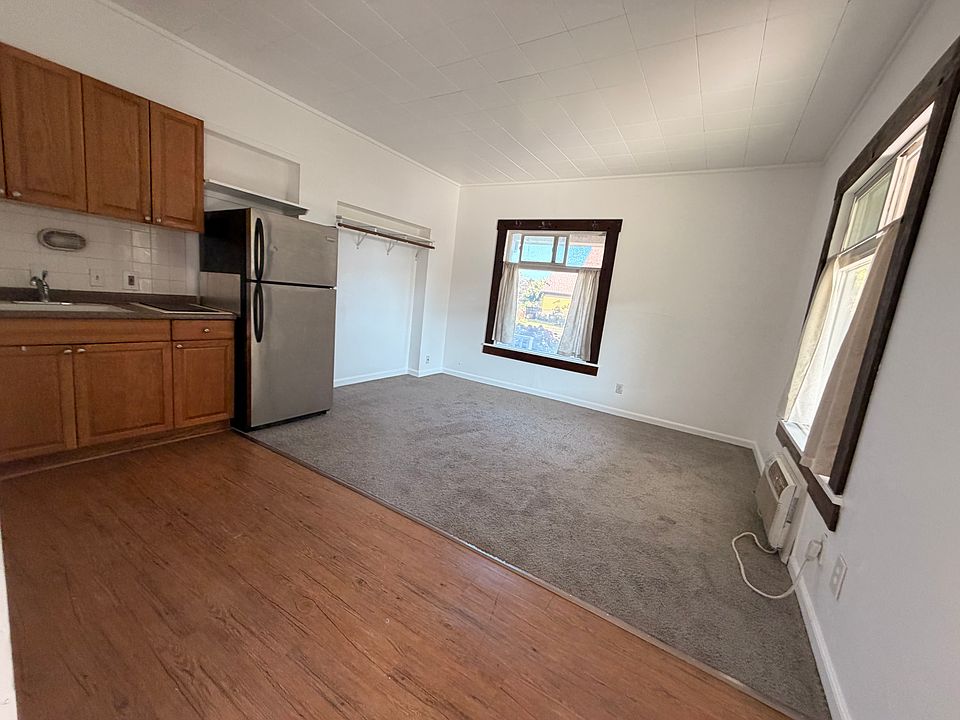 2nd image of 611 W 1st St #1