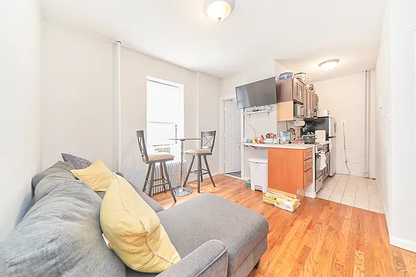 Rented by Living New York | media 8