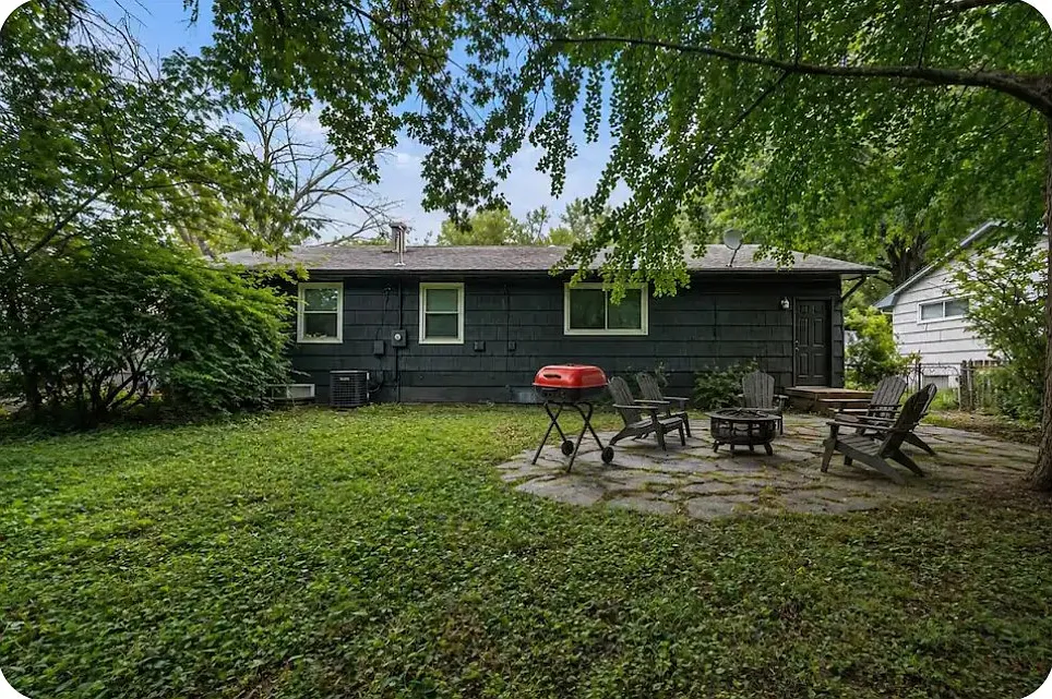 3 bed, 1000 sqft, $1,850 — Photo 2