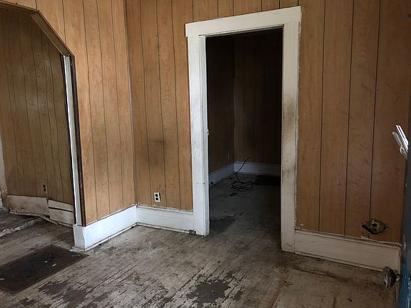 5th image of 17226 Moran St