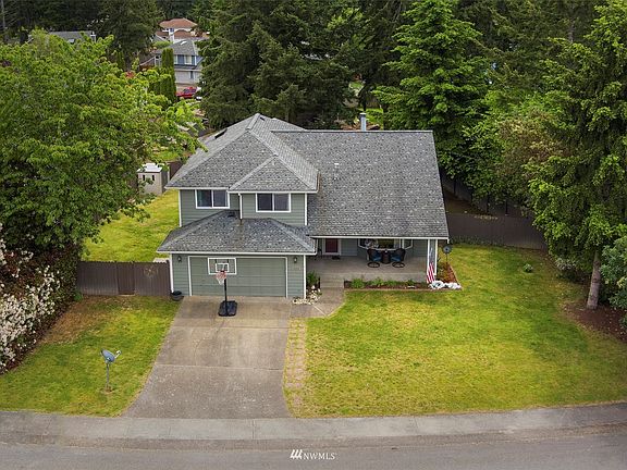3rd image of 1383 NW Bartlett Court