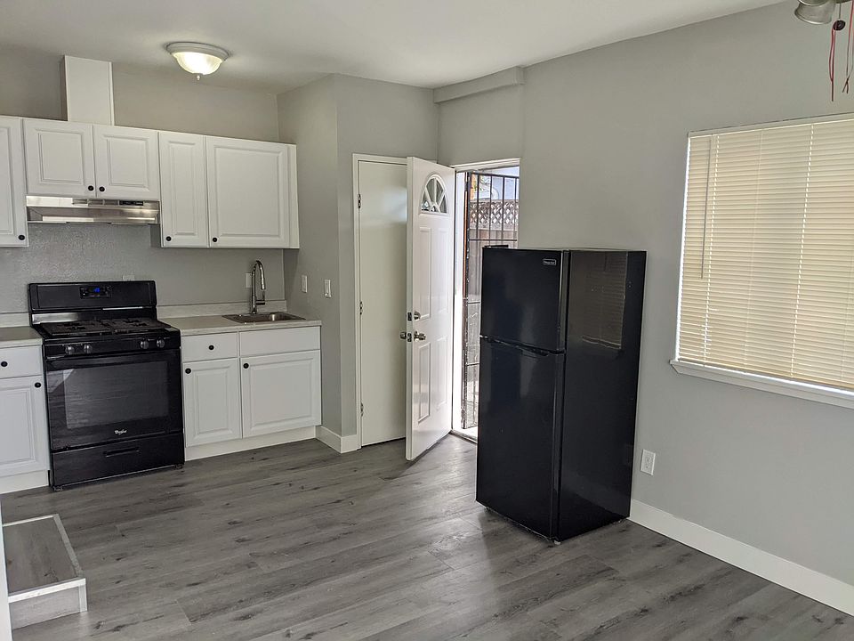 1st image of 1740 Woodridge Way