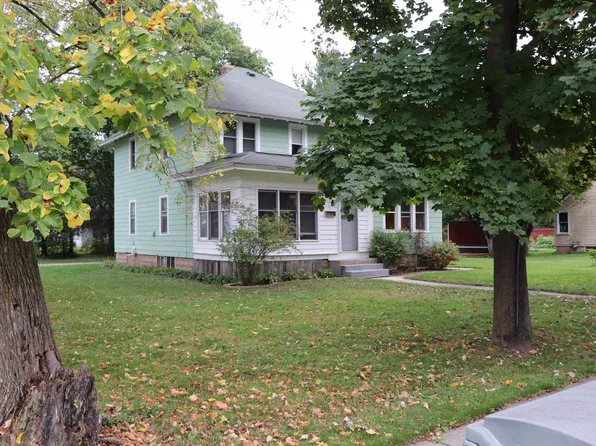 706 S Main St, Westfield, WI 53964