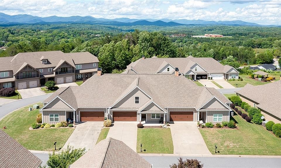 1st image of 171 Village Dr