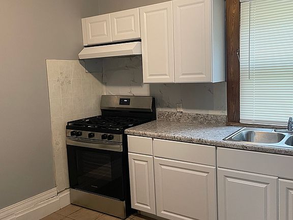 5th image of 1069 Quarry Ave NW #2