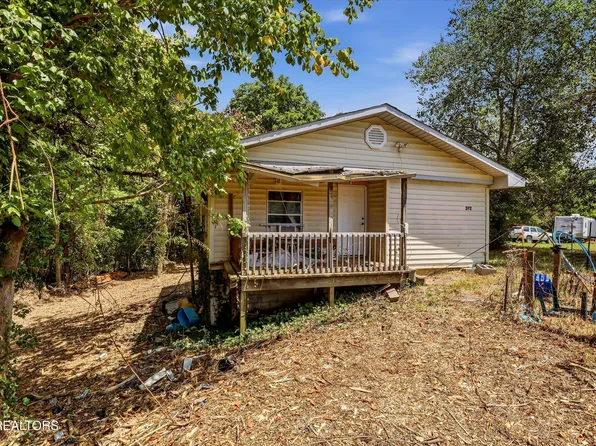 289 Midway Dr, Oliver Springs, TN 37840