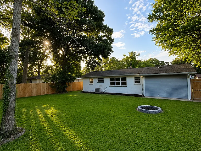 705 Vendee Ln — Photo 10