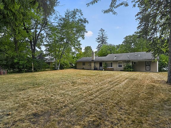4th image of 20880 Avon Ln