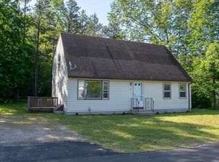 29 New Boston Rd, Dudley, MA 01571