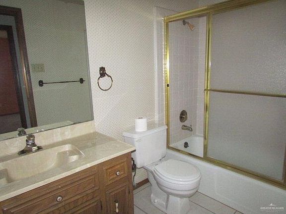 4th image of 2703 Ashley Dr