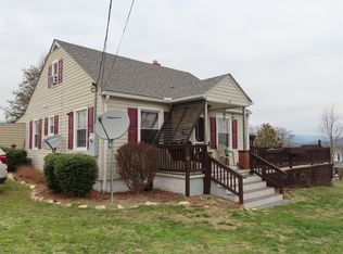 302 Hobson Ave, Pearisburg, VA 24134