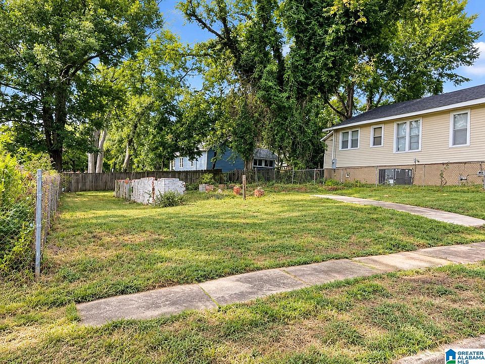 2nd image of 3633 15th Ave N #2