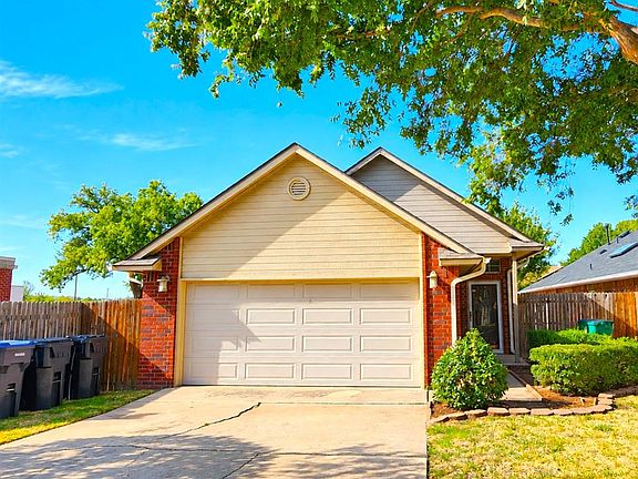2nd image of 13821 Pawnee Dr