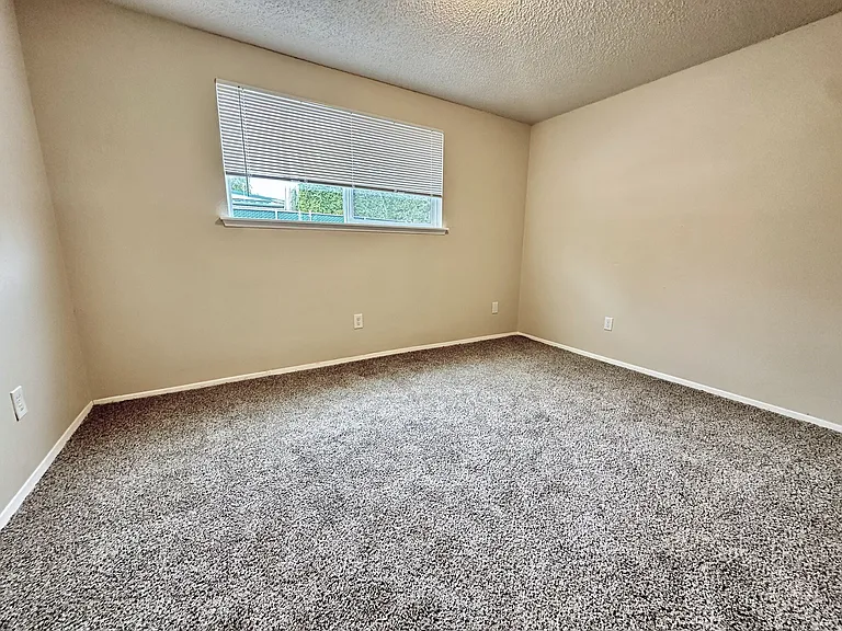 Riverside Manor — Photo 132