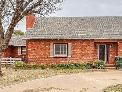 1223 N 6th St, Hollis, OK, 73550