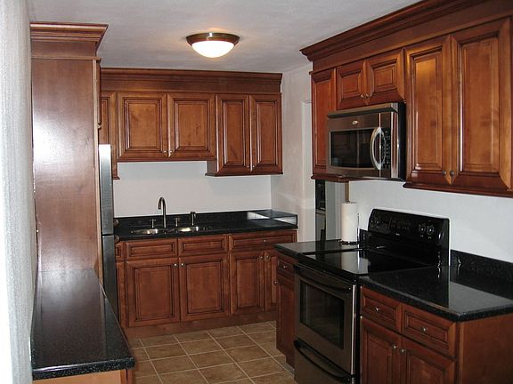 4th image of 1811 Stockton St