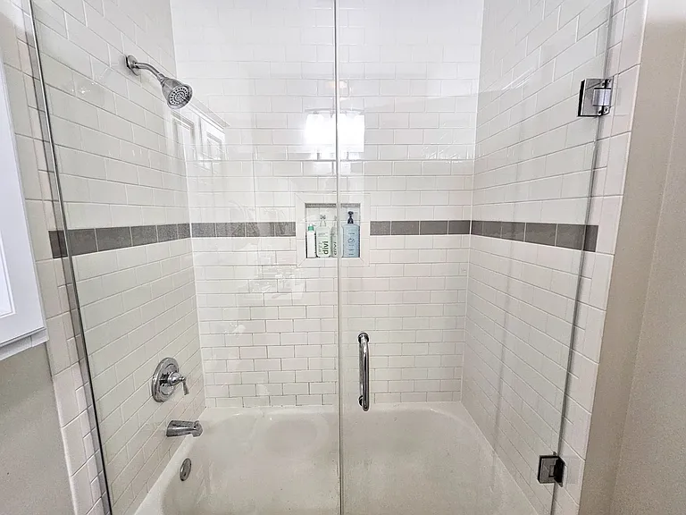 939 W Armitage Ave #B — Photo 13