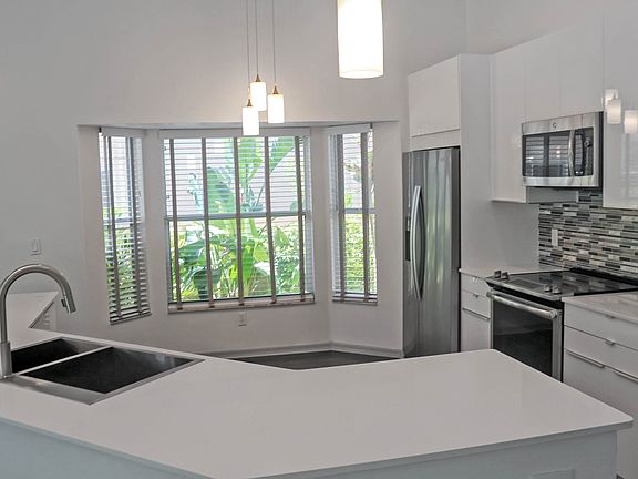 3rd image of 17941 Castle Harbor Dr