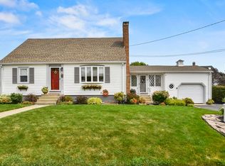3 Banner Dr, Woburn, MA 01801