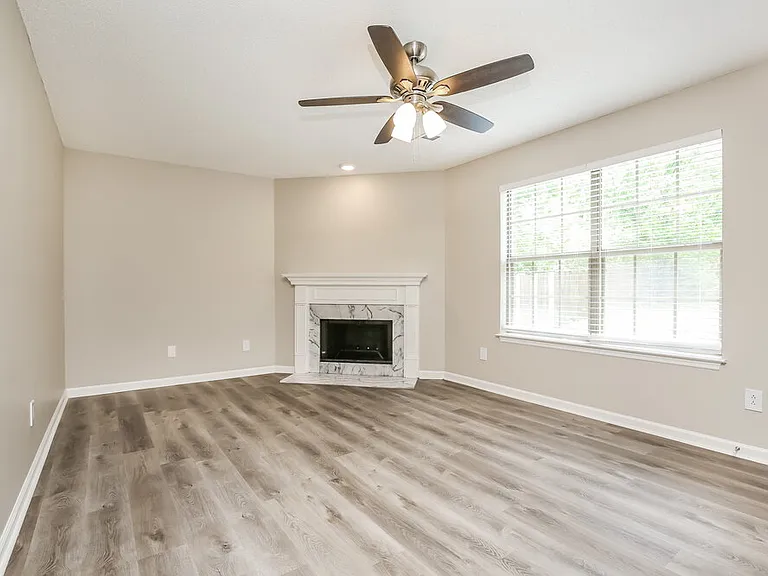 309 Cedar Park Cir — Photo 4