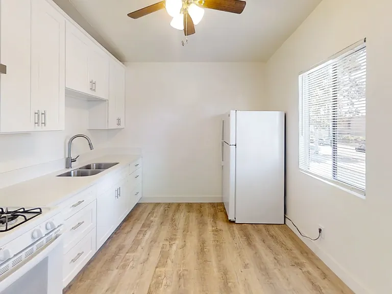 3348 Santa Fe Ave — Photo 3