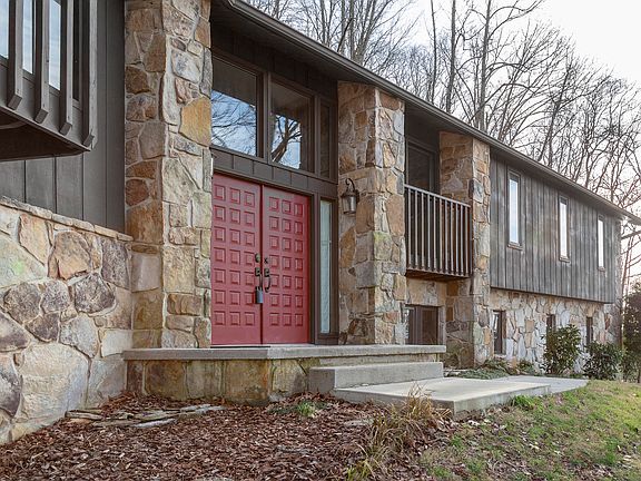 4th image of 6700 Arapahoe Ln