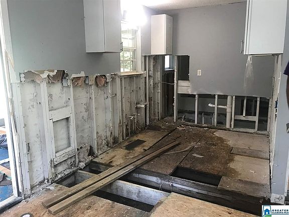 4th image of 614 Avenue J