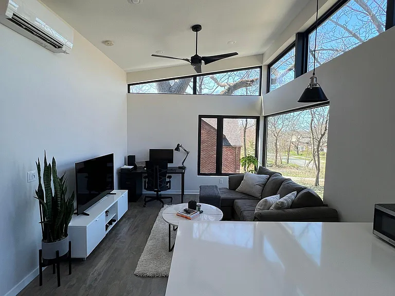 2694 Edgehill Rd — Photo 3