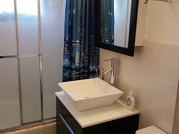 4th image of 6115 97th St APT 4J
