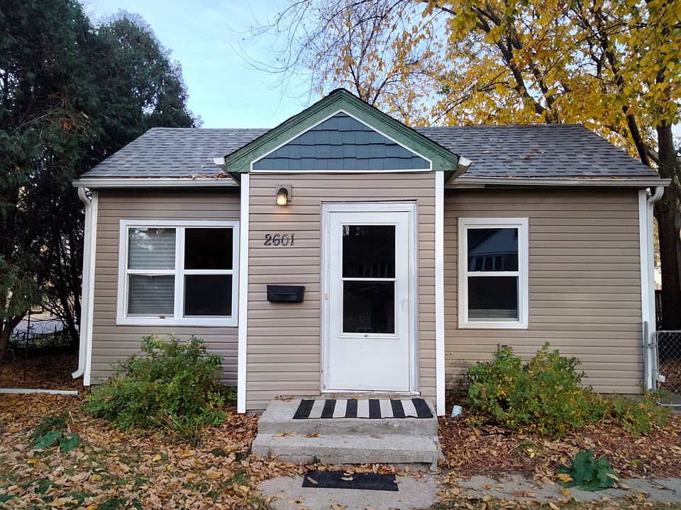 Front outside - new roof this year, new siding