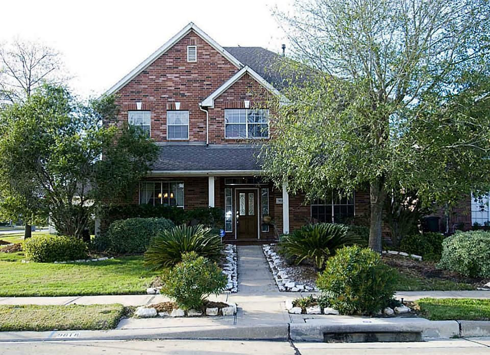 1st image of 9818 Oak Landing Dr