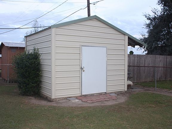 4th image of 102 Canal Ln