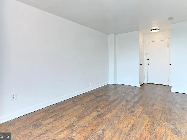 1021 Arlington Blvd #1034 — Photo 2