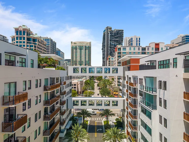 10X Las Olas Walk — Photo 21