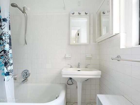 4th image of 339 E 58th St APT 2G