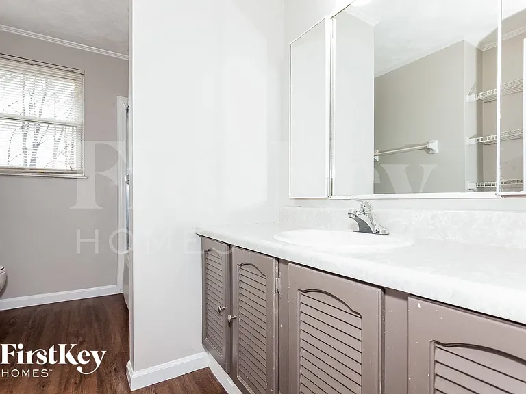 9512 Robert Burns Ct — Photo 8