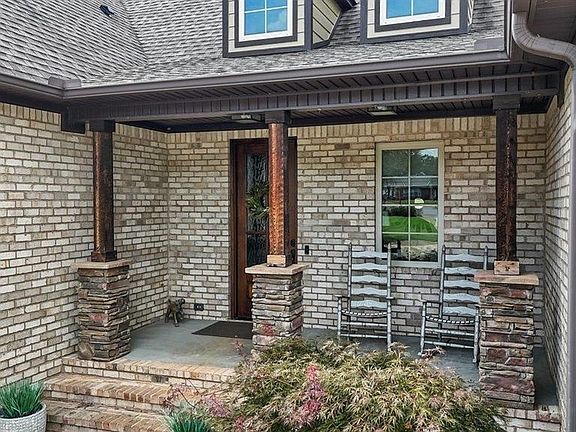 3rd image of 383 Island Green Ln