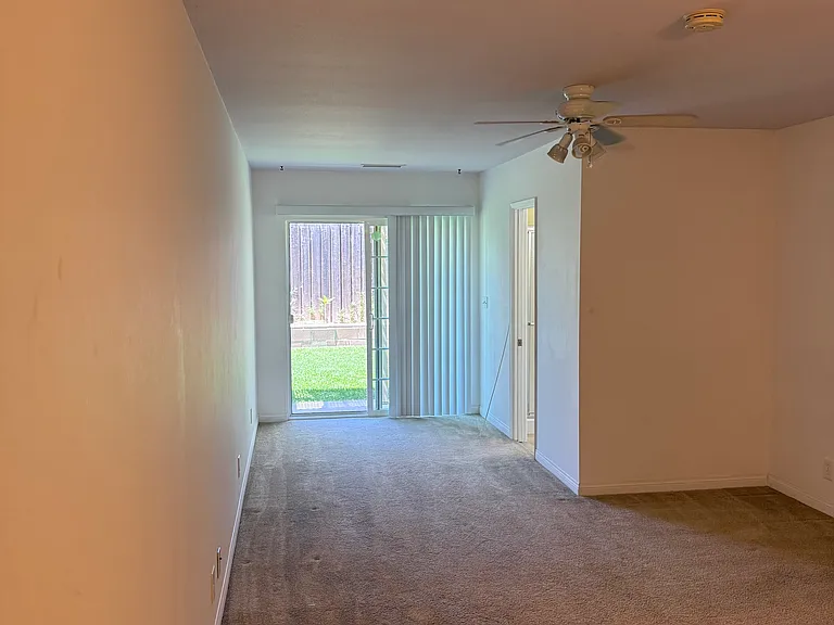 891 Rosewood Ave — Photo 20