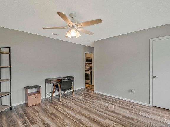 5th image of 4684 Kingston Dr