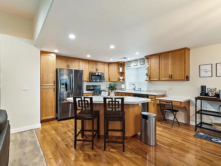 2327 Jeremy St — Photo 44