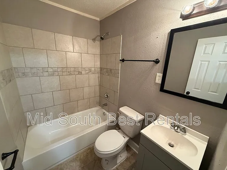 1385 Chadwick Cir — Photo 9