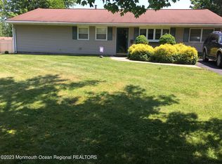 20 Winant Rd, Kendall Park, NJ 08824