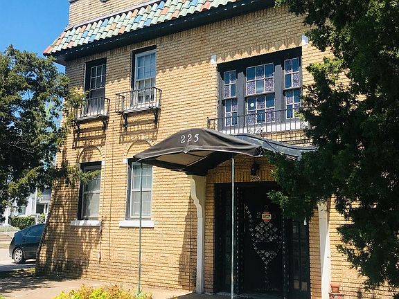 4th image of 225 NW 24th St APT 6